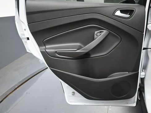 Used 2019 Ford Escape SE image 22