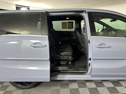 Used 2023 Honda Odyssey Sport image 15