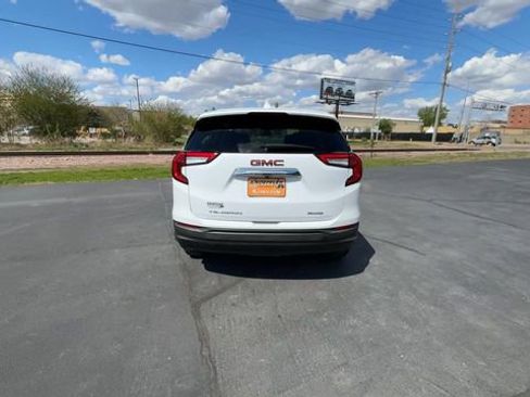 Used 2024 GMC Terrain SLE AWD/4WD image 7