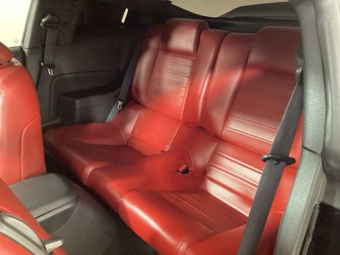 Used 2006 Ford Mustang GT RWD image 11