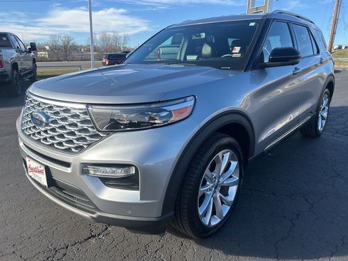 Used 2022 Ford Explorer Platinum w/ Equipment Group 601A image 9