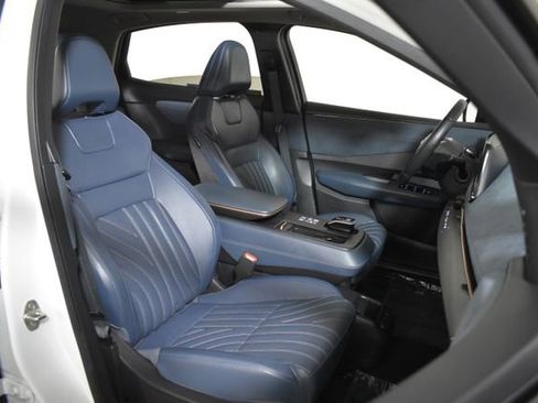 Certified 2023 Nissan Ariya AWD/4WD image 37