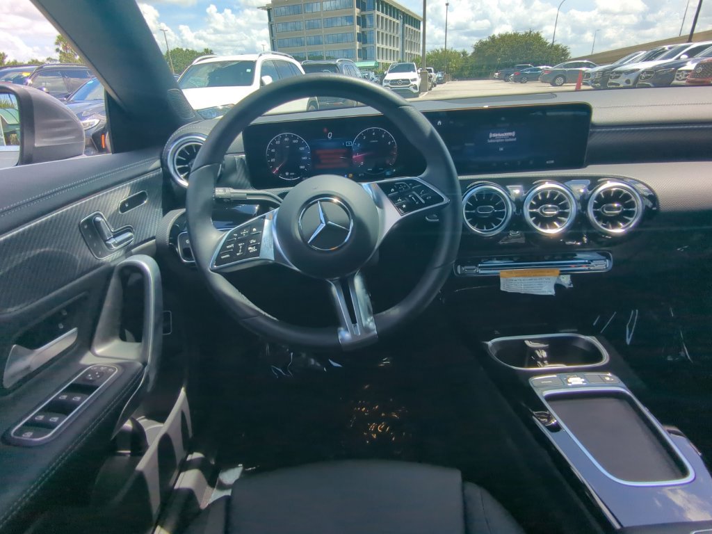 Used 2024 Mercedes-Benz CLA 250 4MATIC image 3