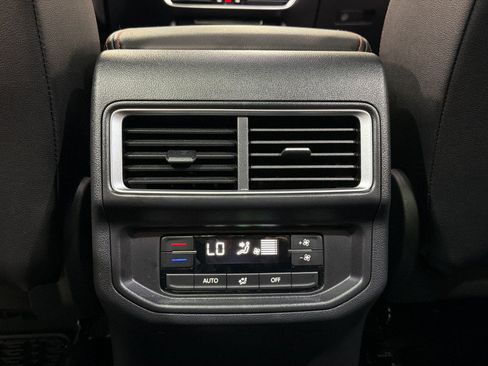 Certified 2026 Volkswagen Atlas Peak Edition AWD/4WD image 36