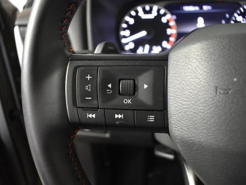 Used 2025 Nissan Rogue SV AWD/4WD image 16