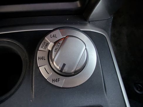 Used 2014 Toyota 4Runner Limited AWD/4WD image 44
