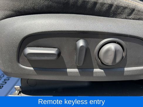 Used 2018 Chevrolet Equinox LT FWD image 16
