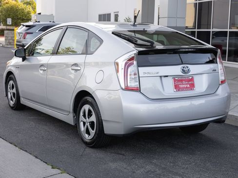 Used 2013 Toyota Prius Four w/ Deluxe Solar Roof Pkg image 7