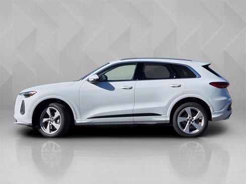 New 2025 Audi Q5 2.0T Premium Plus image 3