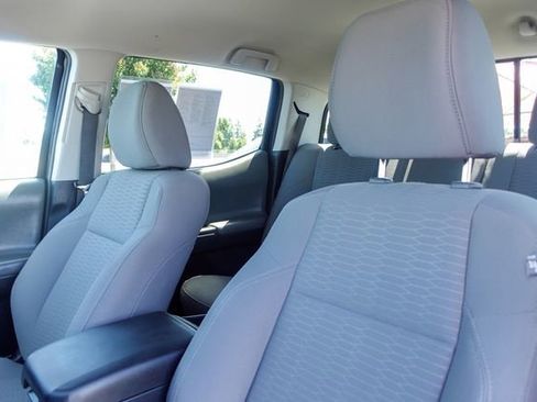 Used 2018 Toyota Tacoma SR5 RWD image 24