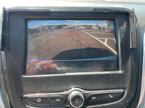 Used 2018 Chevrolet Equinox LS FWD image 14