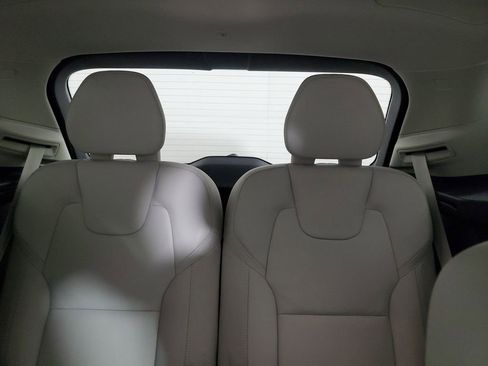 Certified 2024 Volvo XC90 B6 Ultimate w/ Protection Package Premier image 17