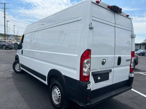Used 2025 RAM ProMaster 2500 w/ Convenience Group FWD image 3