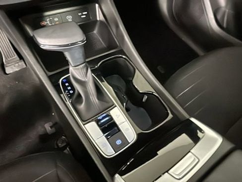 Used 2025 Hyundai Santa Cruz SE FWD image 22