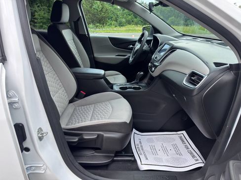 Used 2021 Chevrolet Equinox LS w/ LS Convenience Package FWD image 29