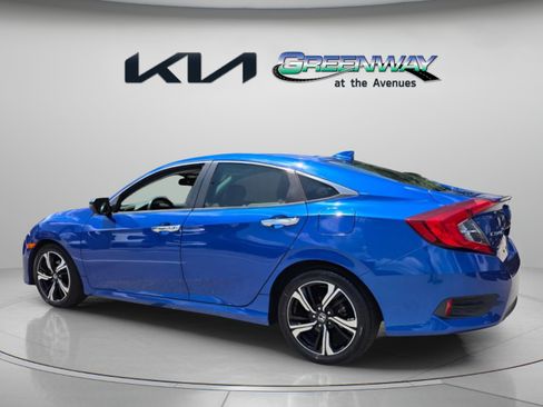 Used 2017 Honda Civic Touring image 5