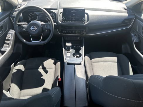Used 2024 Nissan Rogue S FWD image 19