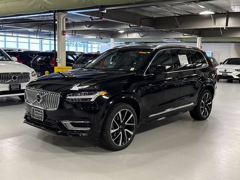 Certified 2023 Volvo XC90 B6 Plus AWD/4WD image 5