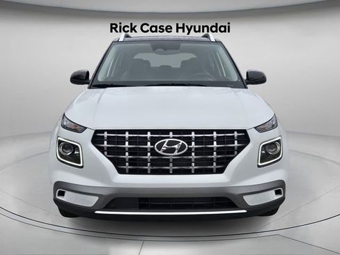 Certified 2025 Hyundai Venue Limited image 3