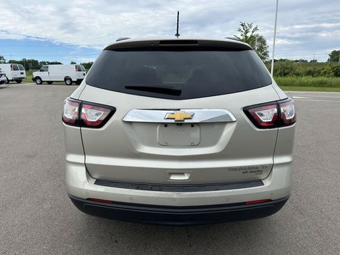 Used 2015 Chevrolet Traverse LT w/ Style and Technology Package FWD image 6