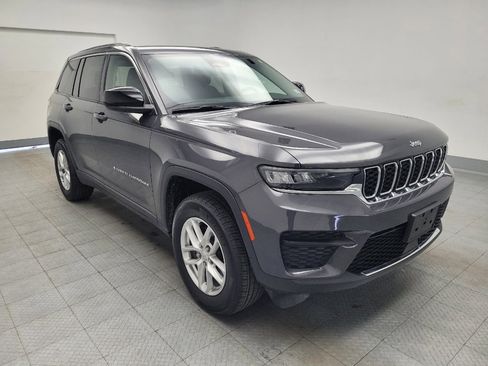 Used 2023 Jeep Grand Cherokee Laredo image 13