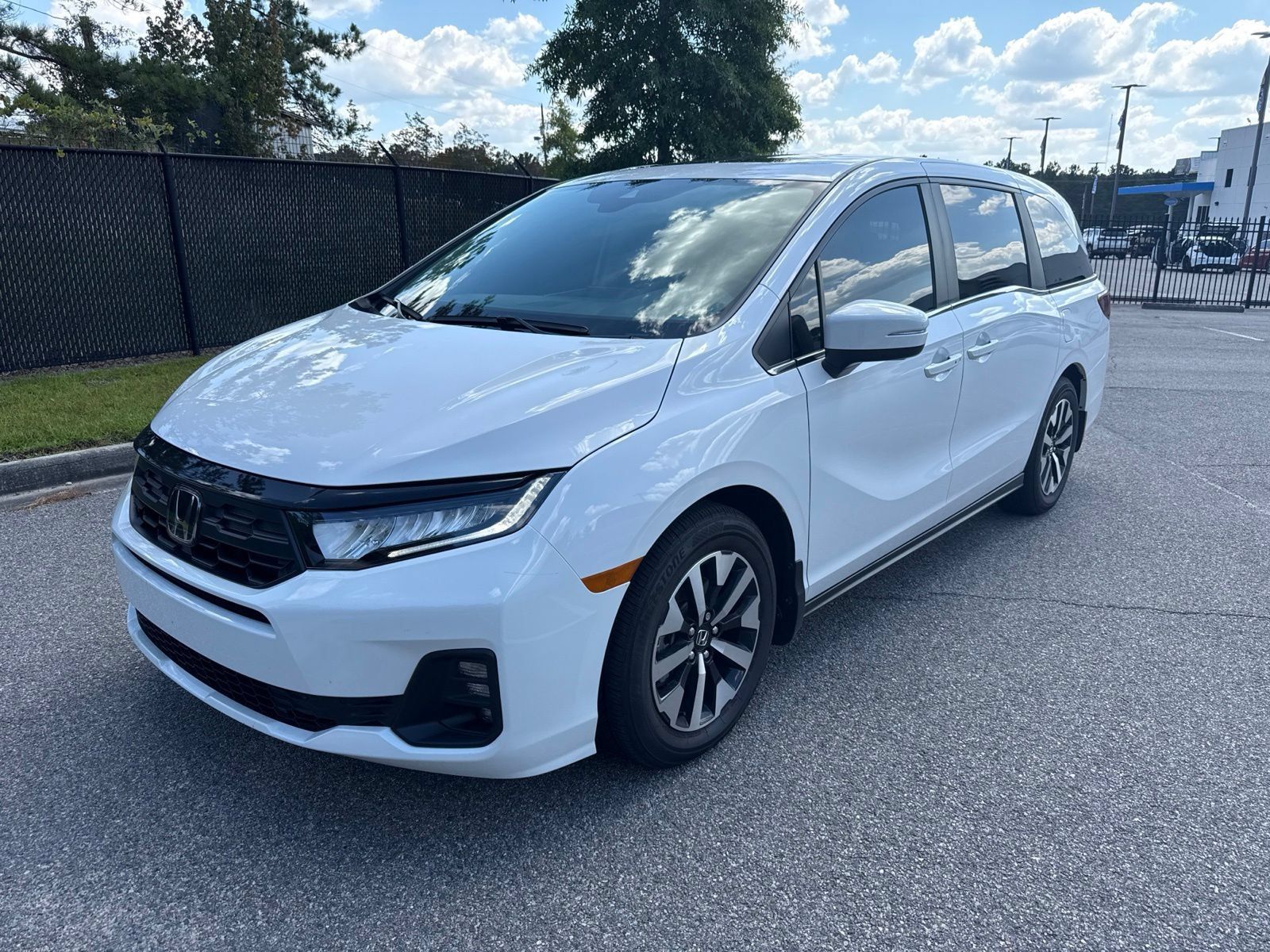 Certified 2026 Honda Odyssey EX-L image 1