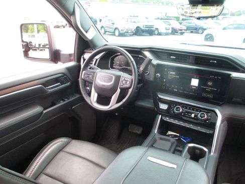 Used 2024 GMC Sierra 2500 Denali w/ Denali Reserve Package AWD/4WD image 28