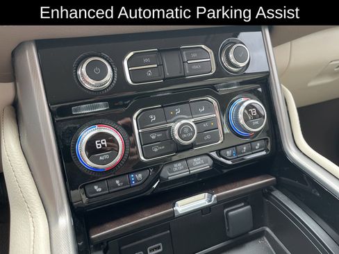 Used 2024 GMC Yukon XL Denali image 29