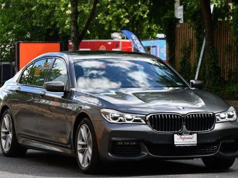 Used 2017 BMW 750i xDrive image 15