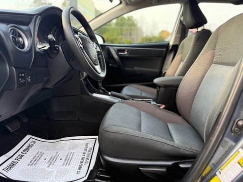 Used 2019 Toyota Corolla LE FWD image 11