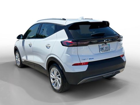 Used 2023 Chevrolet Bolt EUV LT w/ Driver Confidence Package FWD image 3