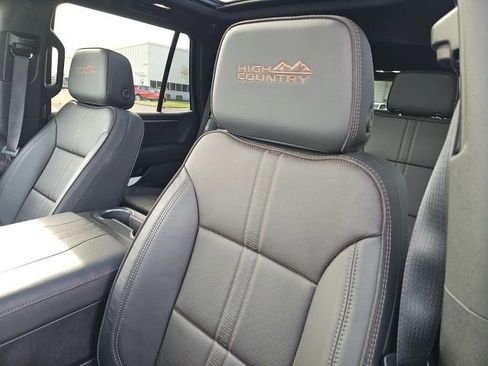 Used 2025 Chevrolet Tahoe High Country image 22