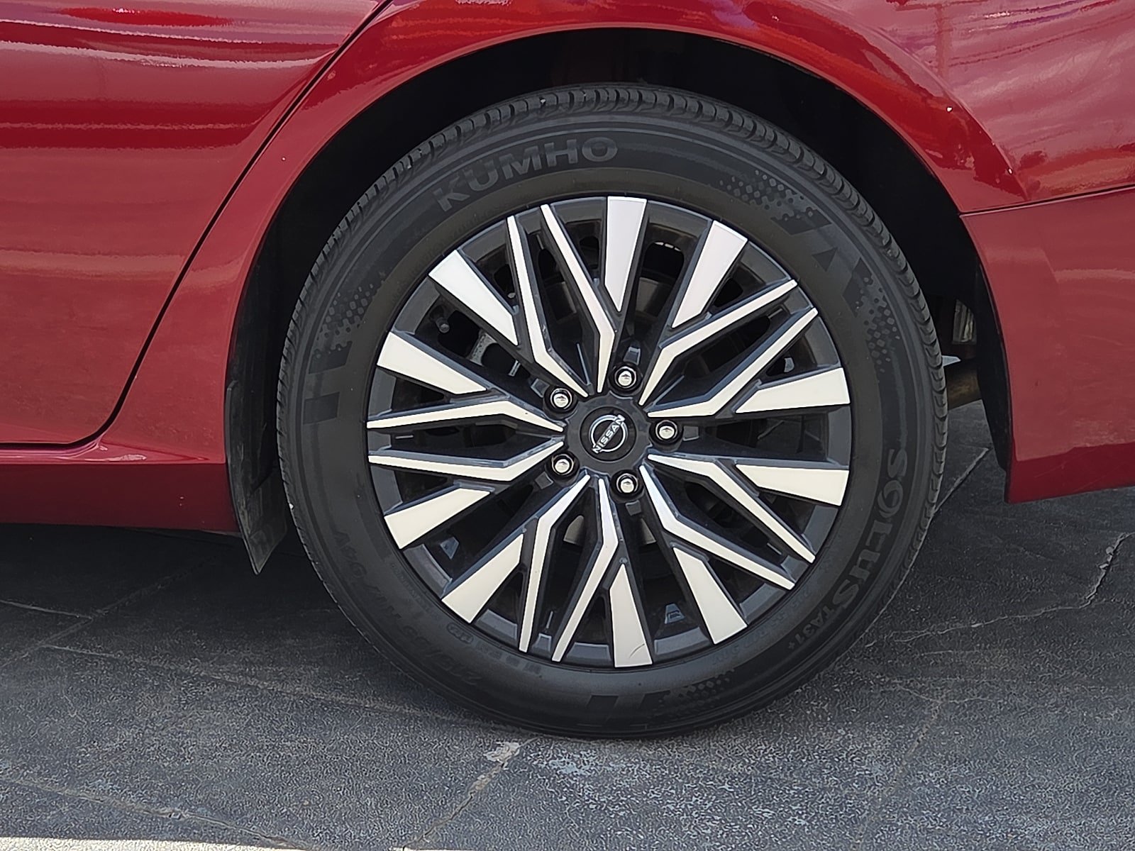 Used 2025 Nissan Altima 2.5 SV FWD image 5