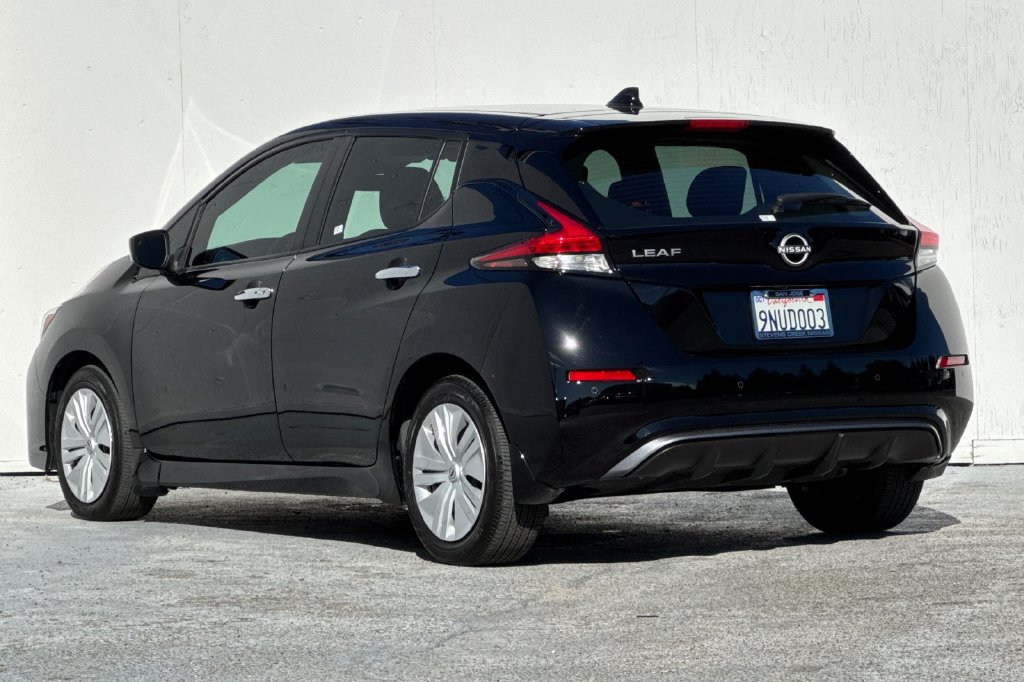 Used 2025 Nissan Leaf S FWD image 5