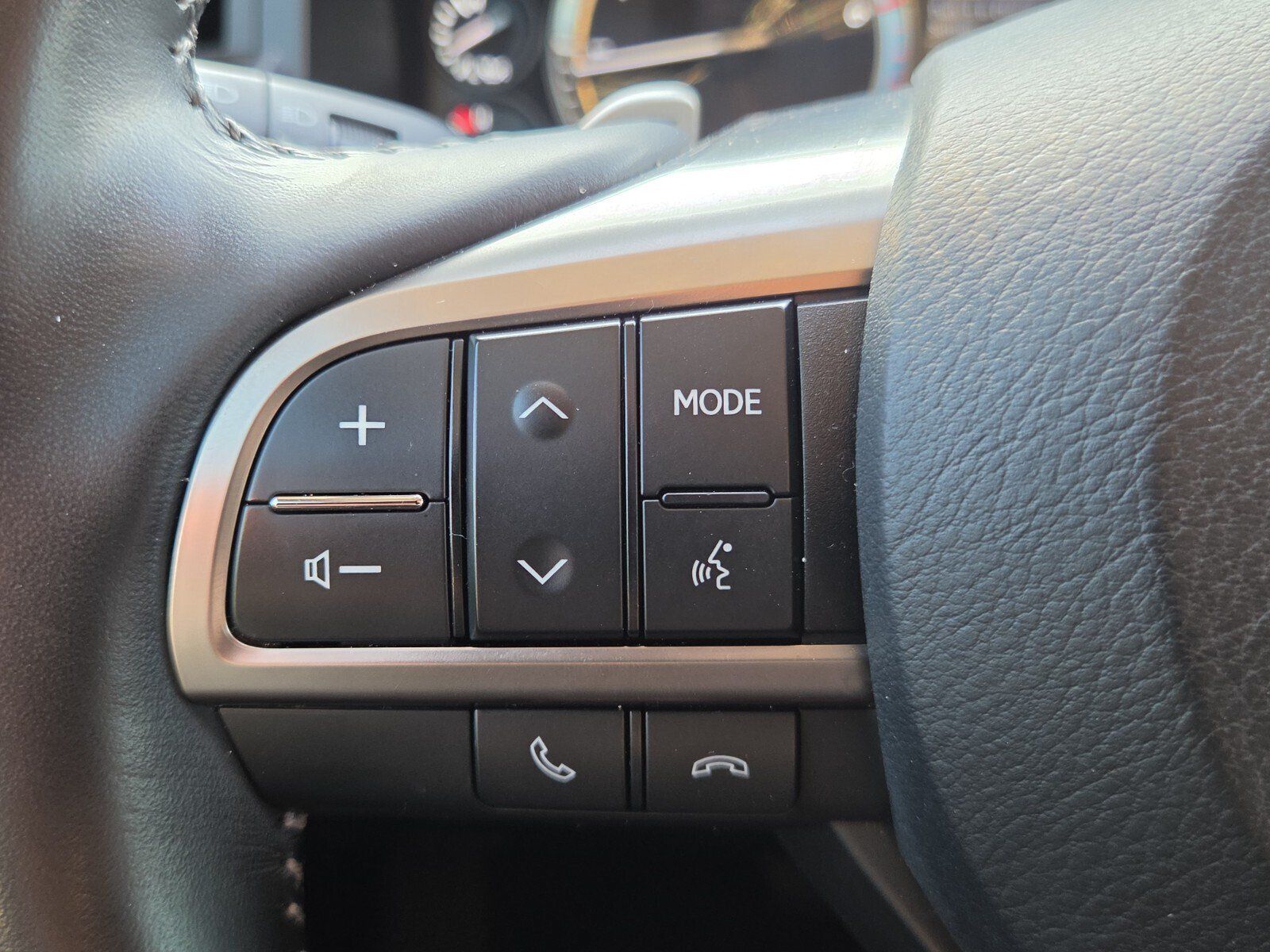 Used 2021 Lexus LX 570 4WD w/ Luxury Package image 28