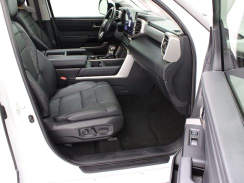 Used 2024 Toyota Tundra Limited AWD/4WD image 43
