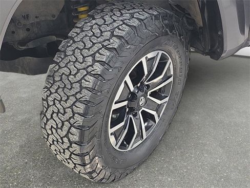 Used 2022 Toyota Tacoma TRD Sport image 31