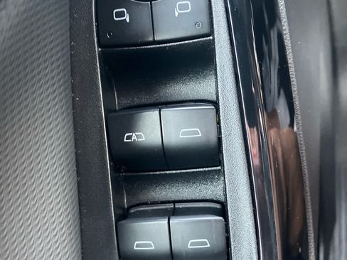 Used 2025 Chevrolet Equinox LT w/ Safety and Technology Package FWD image 13