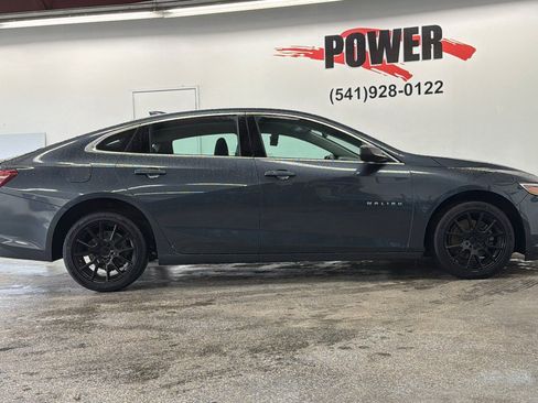 Used 2020 Chevrolet Malibu LT image 2