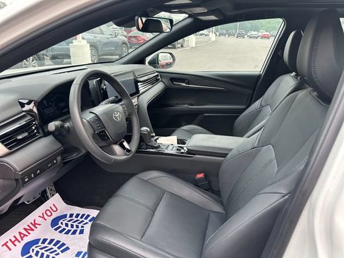 Used 2025 Toyota Camry XSE FWD image 10