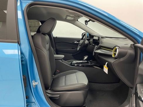 New 2026 Chevrolet Trax LT w/ Driver Confidence Package FWD image 13