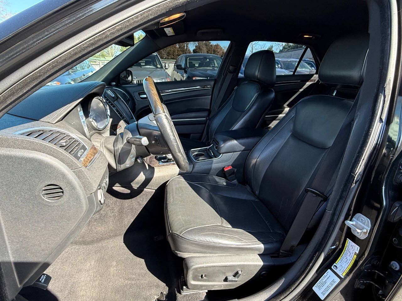 Used 2014 Chrysler 300 C RWD image 22