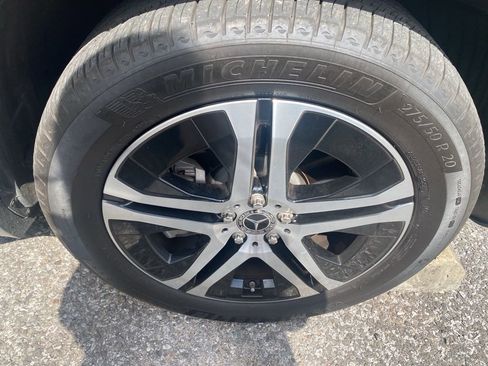 Used 2022 Mercedes-Benz GLS 450 4MATIC image 12