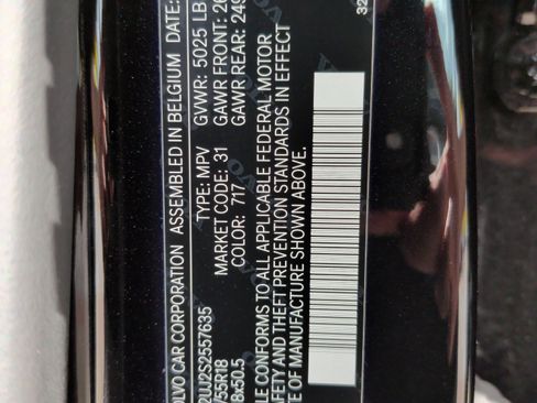 Used 2025 Volvo XC40 B5 Core image 34