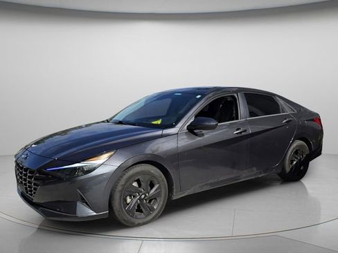 Used 2022 Hyundai Elantra SEL w/ Convenience Package image 4