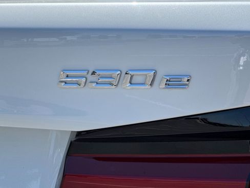 Used 2023 BMW 530e w/ Premium Package RWD image 39