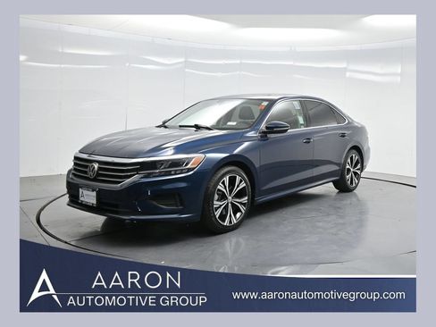 Used 2022 Volkswagen Passat 2.0T SE FWD image 1