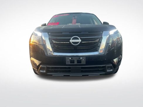 Certified 2025 Nissan Pathfinder SV image 2