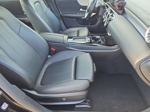 Used 2025 Mercedes-Benz CLA 250 image 10