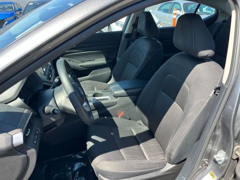 Used 2025 Nissan Altima 2.5 SV image 37